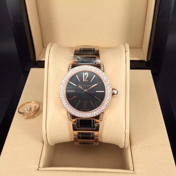 ブルガリ時計正面デザイン